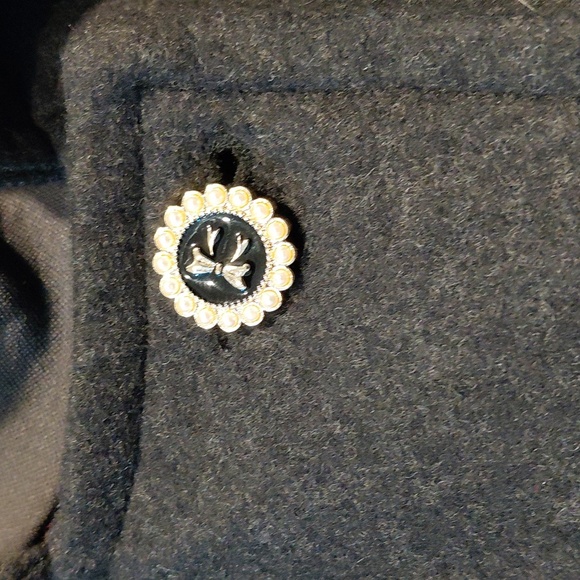 Elegant Black Long Coat with Button Details - Picture 3 of 13